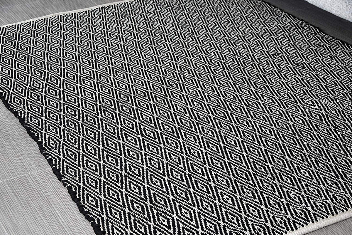 Natural White & Black Diamond Hand Woven 100% Cotton Area Rug V287666